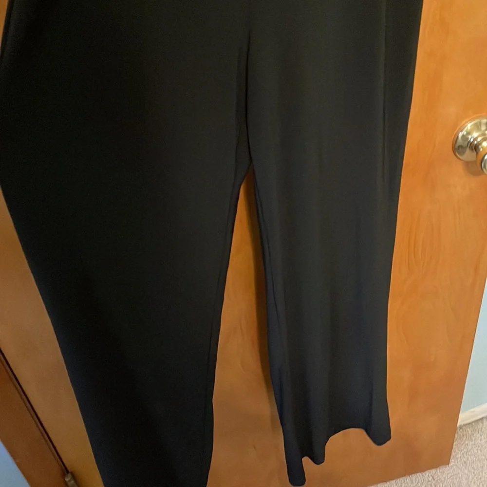 NWOT, Tiana B, sleeveless jumpsuit, so flowy and fun.  Size S - Picture 2 of 7
